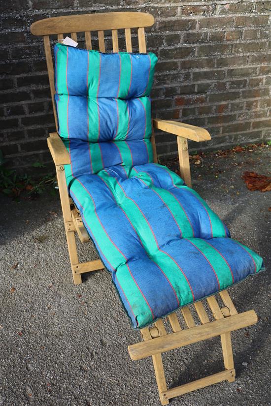 Steamer chair